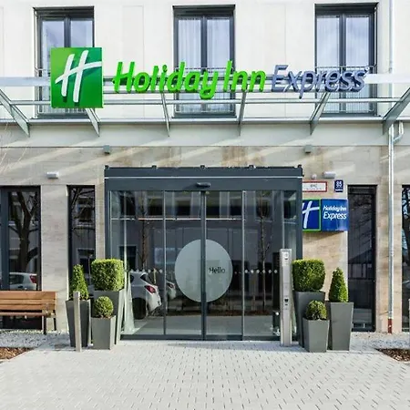 Express - East By Ihg