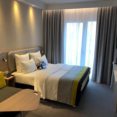 Express - East By Ihg Otel