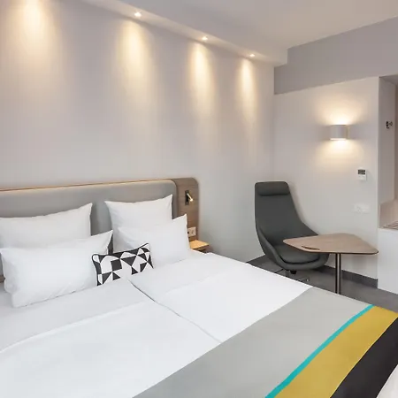 Express - East By Ihg Otel
