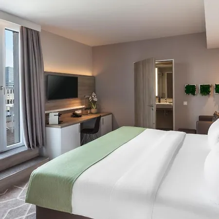 Otel Express - East By Ihg 3*