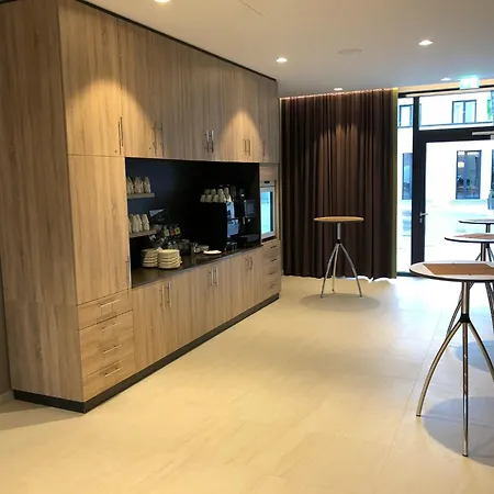 Express - East By Ihg Otel
