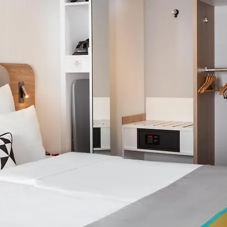 Otel Express - East By Ihg