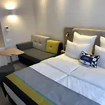 Express - East By Ihg Hotel
