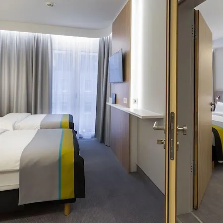 Hotel Express - East By Ihg 3*