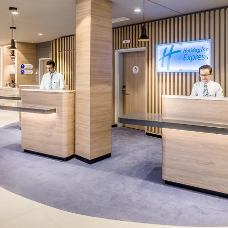 Express - East By Ihg
