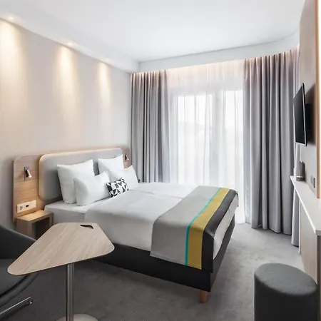 Express - East By Ihg Hotel 3*