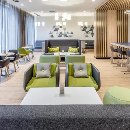 Express - East By Ihg 3*