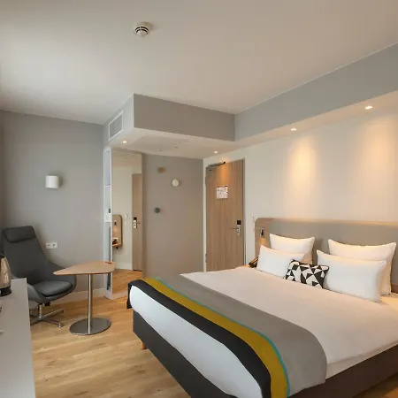 Express - East By Ihg Hotel 3*