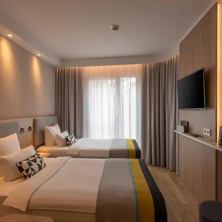 Express - East By Ihg