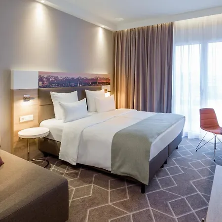 Express - East By Ihg Hotel