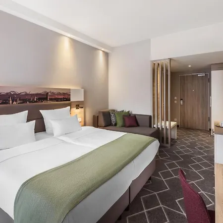 Express - East By Ihg Hotel 3*