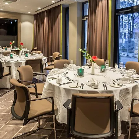 Express - East By Ihg Hotel