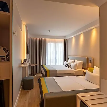 Express - East By Ihg Hotel