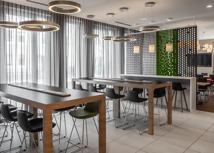 Express - East By Ihg Hotel