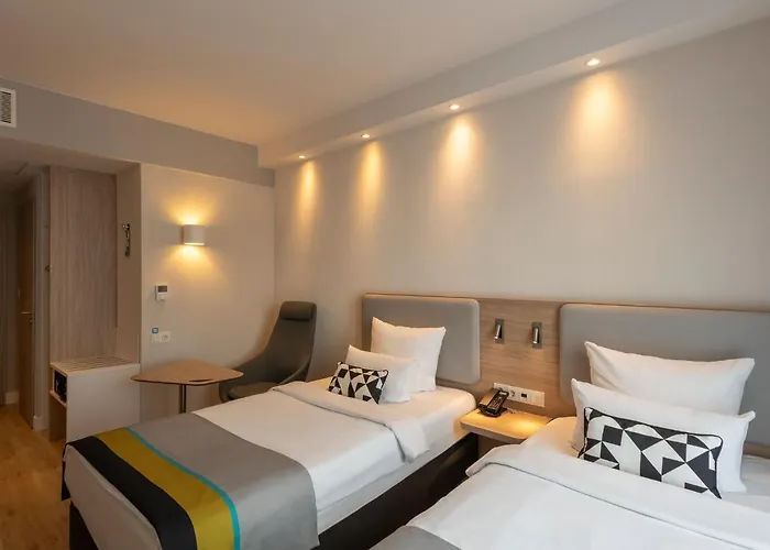 Hotel Express - East By Ihg 3*