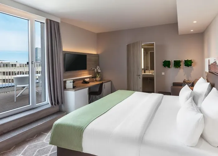 Hotel Express - East By Ihg 3*