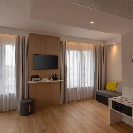 Express - East By Ihg Hotel Mnichov
