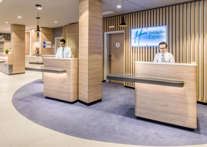 Express - East By Ihg