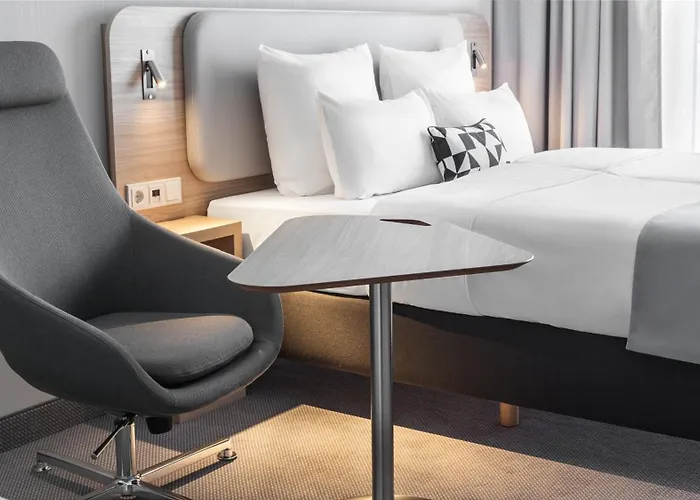 Express - East By Ihg Hotel
