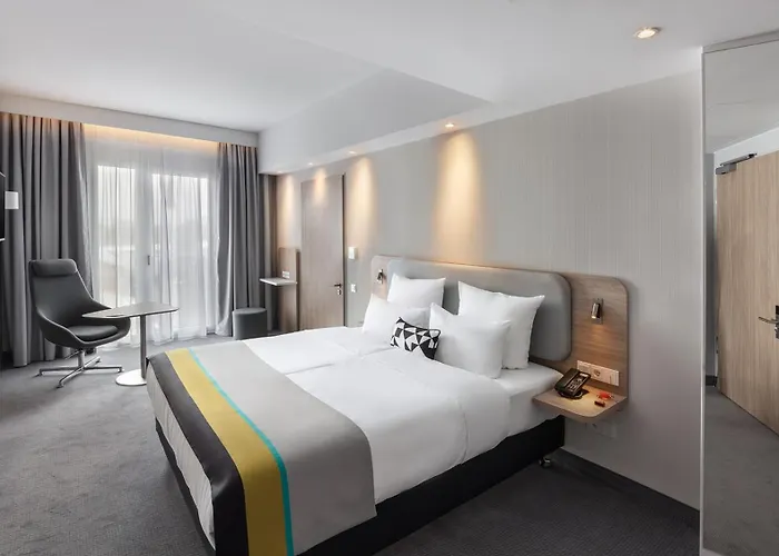 Express - East By Ihg Hotel