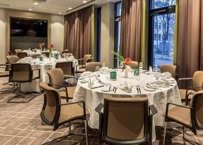 Express - East By Ihg Hotel