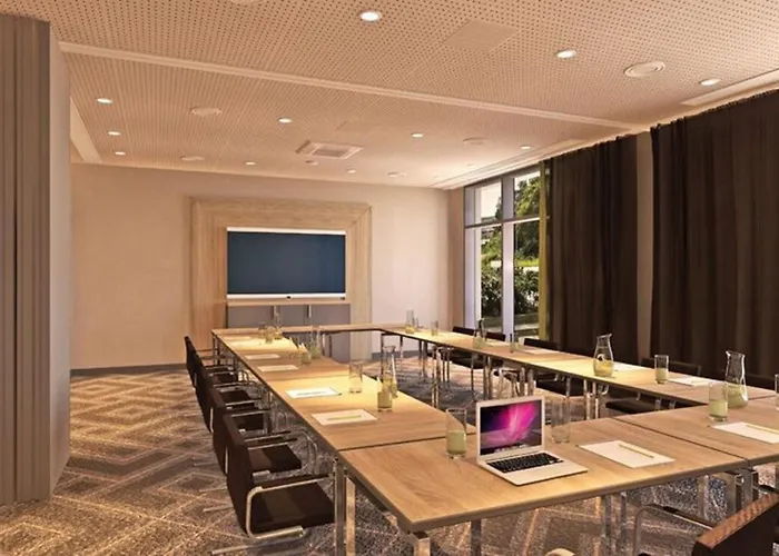Express - East By Ihg Hotel 3*