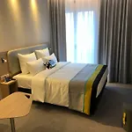 Express - East By Ihg